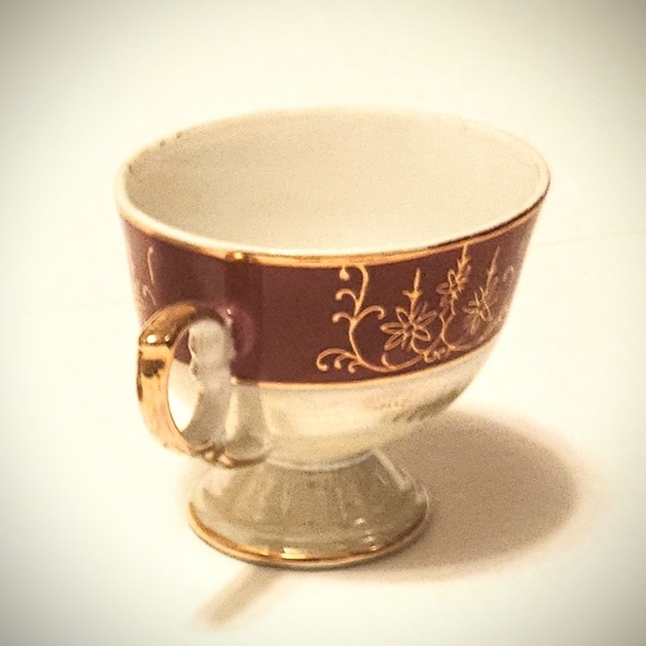 Small Japanese Pedestal Teacup Beautiful Red and Gold Design Japan Tea Cup - Picture 3 of 9